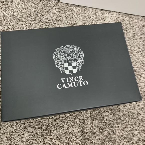 NWT Vince Camuto Size 10 Marjetta Womens Metallic Snakeskin Slip-On Sneakers - Picture 3 of 7